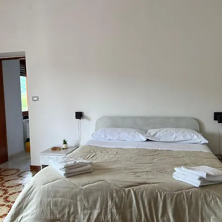 Atomos Bed & Breakfast *