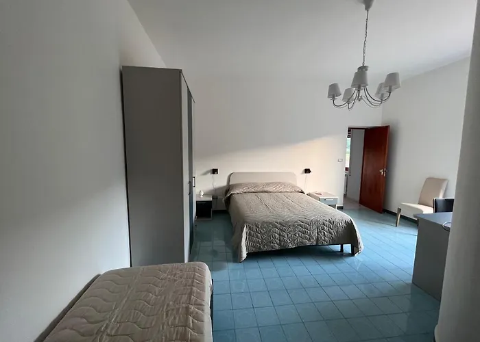 Atomos ベッド・アンド・ブレックファスト