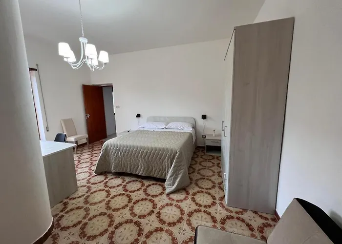 ベッド・アンド・ブレックファスト Atomos *