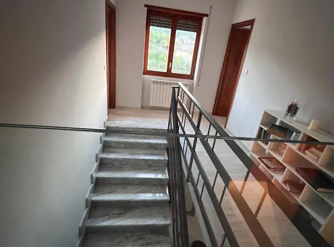 ベッド・アンド・ブレックファスト Atomos *