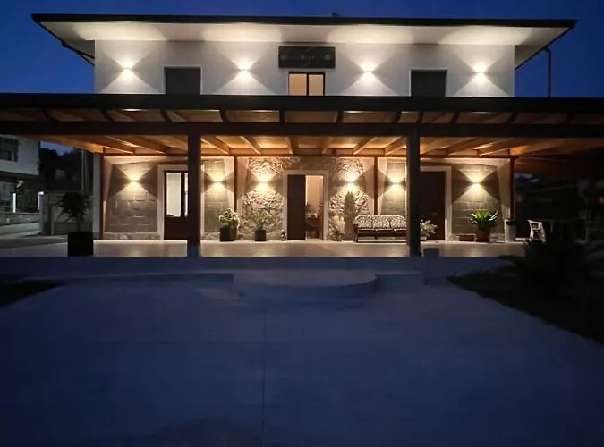 Atomos ベッド・アンド・ブレックファスト *