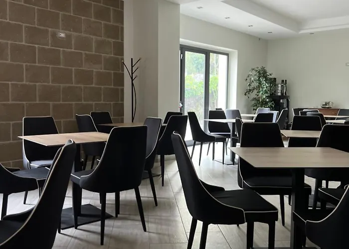 Atomos ベッド・アンド・ブレックファスト